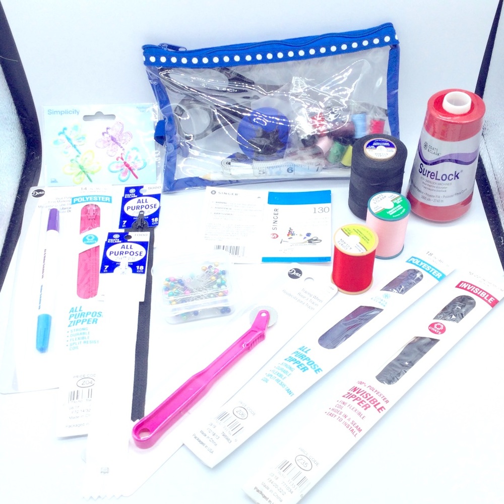 Singer deluxe sew kit 130 pcs. New